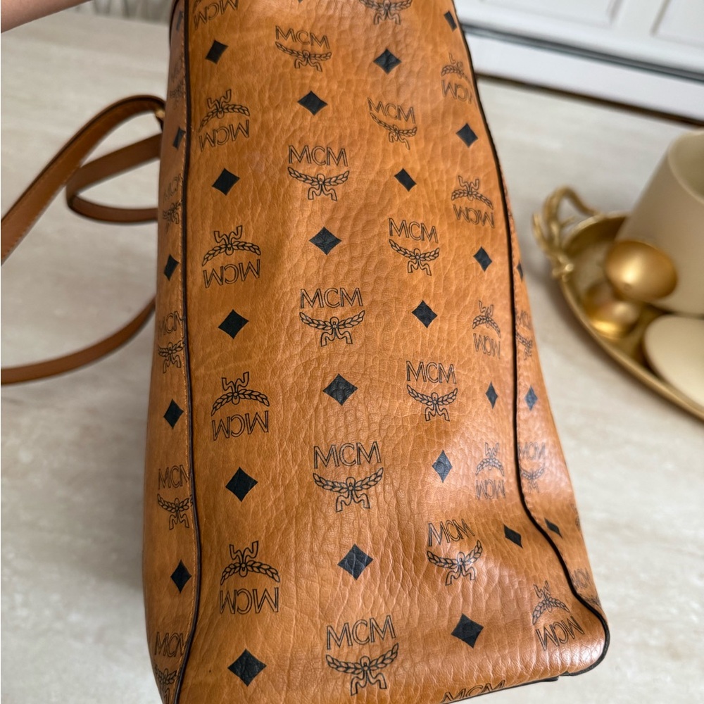 MCM Toni Top-Zip Shopper in Visetos Brown - Picture 5 of 13